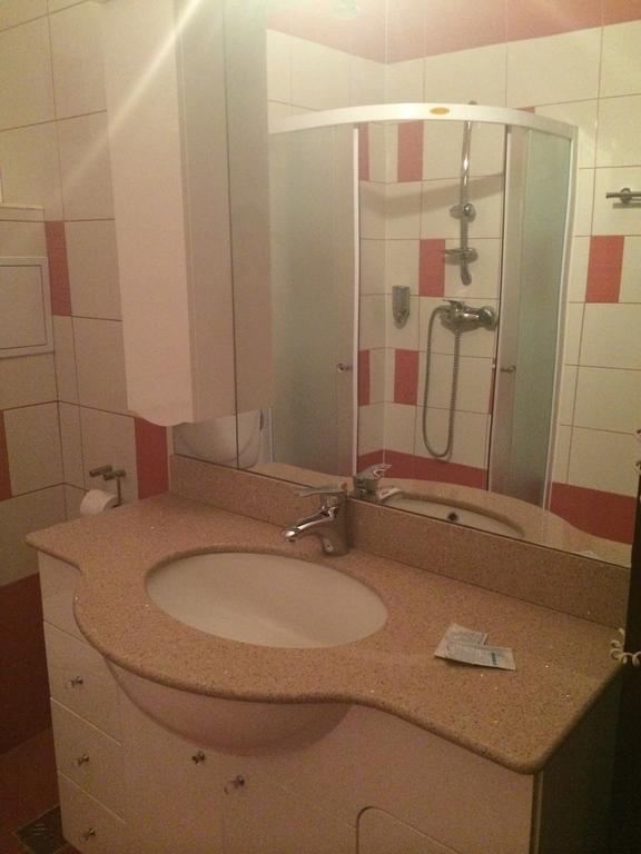 Hotel Fiama Otelu Rosu Номер фото