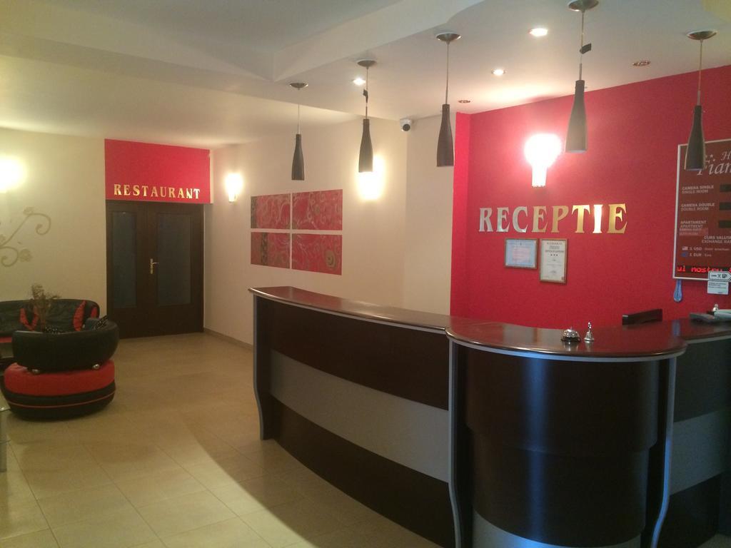 Hotel Fiama Otelu Rosu Экстерьер фото